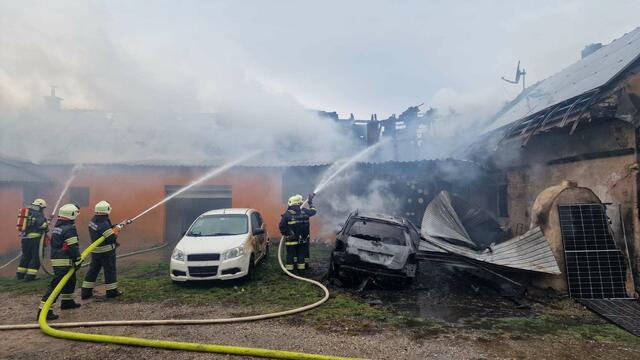 Ein Wohnhaus stand in Flammen. | Foto: Doku NÖ