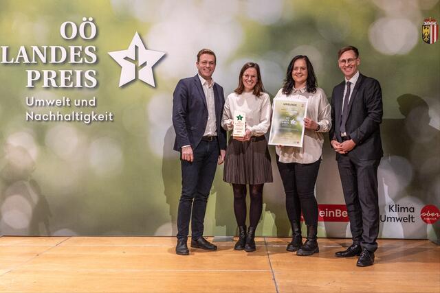 VS St. Oswald bei Freistadt – TUN - Technik, Umwelt, Natur:
LR Stefan Kaineder, Irene Schenkenfelder, Barbara Hennerbichler, Chefredakteur Thomas Winkler | Foto: Land OÖ/Tina Gerstmair
