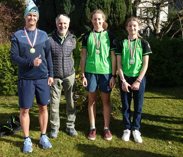 B. Prokopetz, G. Hechl, Maria und Lisa Hauser. | Foto: I. Hechl