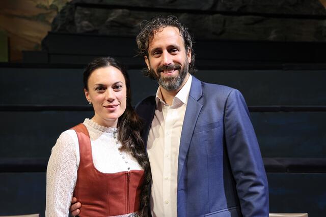 Hauptdarsteller Eva Maria Schinwald (Maria) und Bernhard Teufl (Josef) | Foto: Salzburger Adventsingen / Franz Neumayr