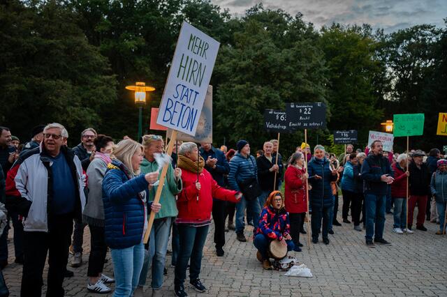Demonstration am Abend der Gemeinderatssitzung am 30. September. | Foto: Grüne NÖ