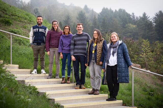Jeroen Dobbelaere (3. von rechts) mitsamt seiner Projekt-Gruppe am ISTA Campus. | Foto: ISTA