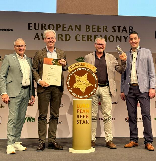 Bei der Preisübergabe: Georg Rittmayer, Präsident Private Brauereien Bayern; Karl Schwarz, Heinz Wasner und Martin Schimpf, Präsident Private Brauereien Deutschland vom European Beerstar. | Foto: Privatbrauerei Zwettl