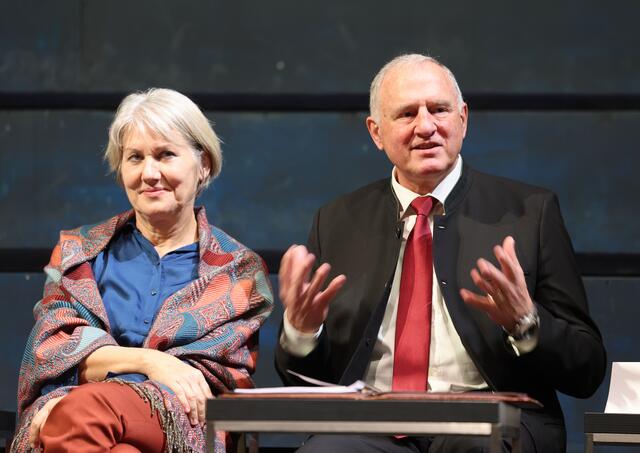 Gerda Gratzer (Schauspiel-Regie, Inszenierung) und Hans Köhl (Buch, Dramaturgie, Gesamtleitung) | Foto: Salzburger Adventsingen / Franz Neumayr