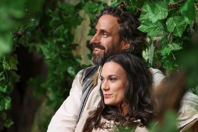 Hauptdarsteller Eva Maria Schinwald (Maria) und Bernhard Teufl (Josef) | Foto: Salzburger Adventsingen / Franz Neumayr