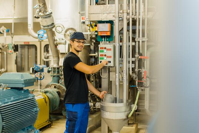 Chemieverfahrenstechnik – Die Kunst, aus Fichtenholz nachhaltige Produkte wie Zellstoff, Bioethanol, Biogas, Strom und Wärme zu gewinnen. | Foto: AustroCel Hallein
