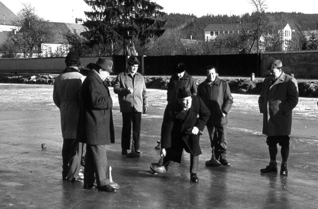 Eisstockschießen am Pregartenteich (1972) | Foto: Karl Wiesinger