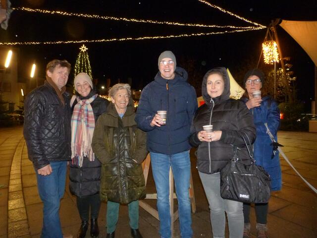 Trotz dem Niesel genossen die Gäste den Festakt am Oberpullendorfer Hauptplatz!