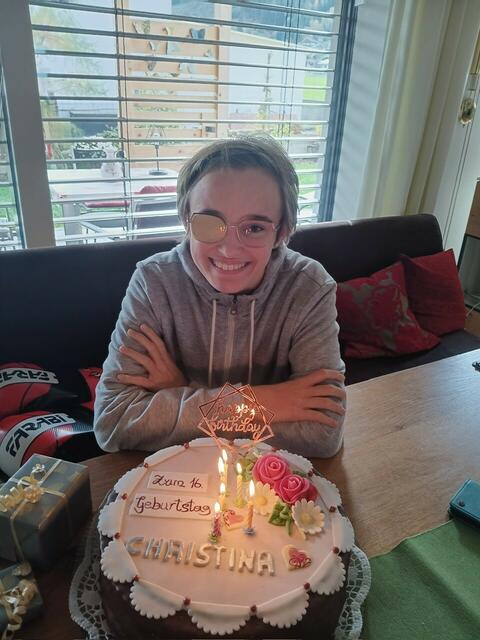 Christina bei ihrem 16ten Geburtstag. Die junge Dame ist eine Kämpferin durch und durch.  | Foto: privat