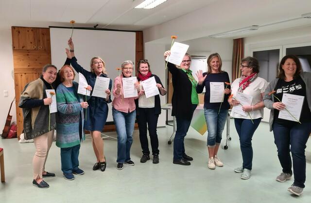 Von links nach rechts: Barbara Heider-Pögl, Hanja Arnold, Zagorka Stjepanovic, Eileen Eggeling, Maria Winter, Margot Gleixner, Eva Fanninger, Gerti Moser und Theresa Oberascher. | Foto: Christine Sablatnig