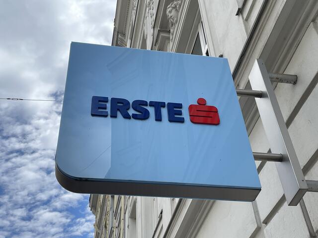 Auch Kunden und Kundinnen der Erste Bank sind vom Bankensterben betroffen.  | Foto: Johannes Reiterits