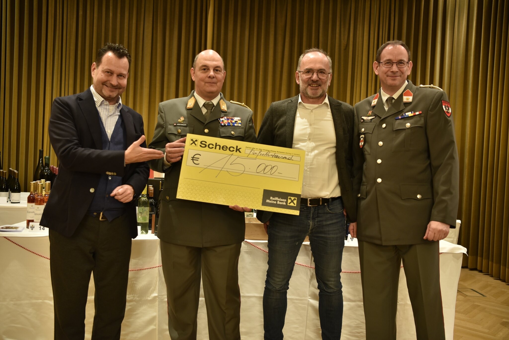 15-000-Euro-Wein-Sekt-f-r-guten-Zweck-ersteigert
