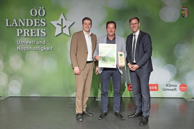 Gemeinde Roßleithen – Pießling Ursprung &amp; Stummermühle:
v.l.n.r. LR Stefan Kaineder, Bgm. Kurt Pawluk, Chefredakteur Thomas Winkler | Foto: Land OÖ/Tina Gerstmair