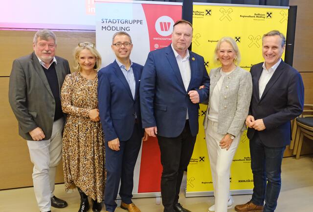 KI als Chance für kleinere und mittlere Betriebe. von links: Peter Maschat, Roswitha Zieger, Franz Ortner, Michael Danzinger, Doris Handler und Gert Zaunbauer. | Foto: WB Mödling