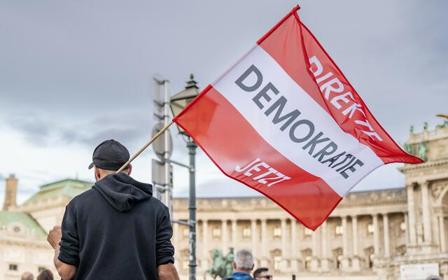 Nachdem zwei Demos von rechten Gruppierungen am Samstag untersagt wurden, planen die Veranstalter dennoch Spontankundgebungen. (Archiv) | Foto: Isabelle Ouvrard / SEPA.Media / picturedesk.com
