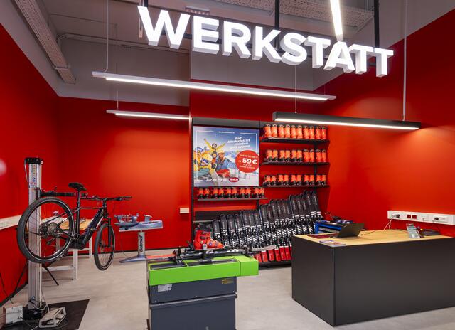 Diese Werkstatt ist sehr vielseitig für alle möglichen Sportgeräte. | Foto: Hervis/Werner Krug