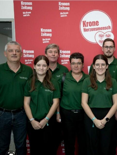 Das Geld wurde zu gleichen Teilen an zwei Familien im Bezirk Zwettl gespendet. | Foto: Kronen Zeitung