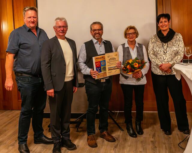 Roman Zimola, Johannes Mühlbachler, Stefan und Monika Schrittwieser und Brigitte Griessler. | Foto: Stadt Mank