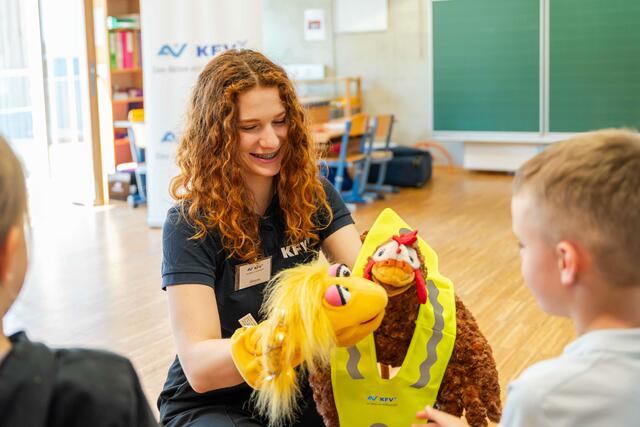 AUVA und KFV brachten den Kindern spielerisch wichtige Themen um die Verkehrssicherheit bei. | Foto: KFV/Michael Sabotha
