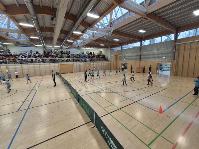 Das Völkerballturnier war ein gelungenes Event, das den Teamgeist und den Sportsgeist der Schüler förderte. | Foto: MS Königsweg