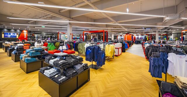 Der Hervis in Bärnbach präsentiert sich als übersichtlicher Store. | Foto: Hervis/Werner Krug