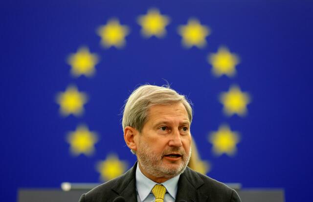 EU-Kommissar Johannes Hahn ist ab Dezember nicht mehr als EU-Kommissar im Amt. Für ihn übernimmt Parteikollege Magnus Brunner als Kommissar für Migration in Brüssel. | Foto: POOL / REUTERS / picturedesk.com