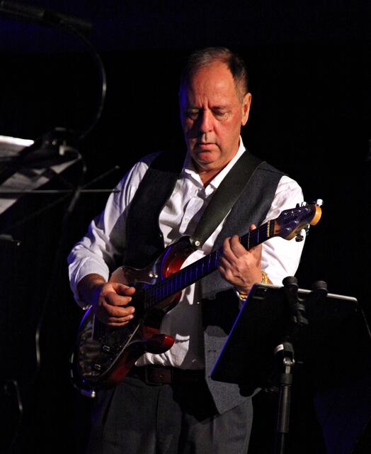 Den runden Geburtstag nahm Achim Kirchmair zum Anlass für eine musikalische Retrospektive in der Stadtbühne Imst.
