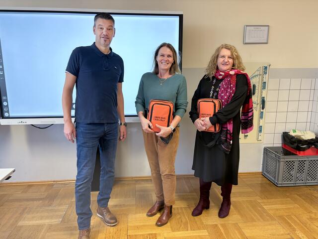 Bürgermeister Thomas Vasku, NMS Direktorin Silvia Guckler, VS Direktorin Petra Matejschek | Foto: Marktgemeinde Loosdorf