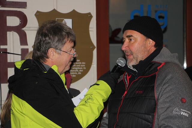 Geschäftsführer des Stadtmarketing Weiz, Axel Dobrowolny, ist natürlich bei der Inbetriebnahme der Weizer Weihnachtsbeleuchtung auch vor Ort gewesen. | Foto: MeinBezirk/Hofmüller