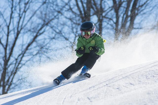 Wintersport-Trends: Gebrauchte Ausrüstung liegt im Trend - auch für die Kleinen auf der Piste.  | Foto: Pixabay/Pexels
