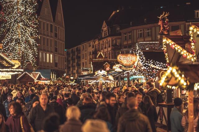 Damit die Adventsmärkte sicherer sind, will die Polizei die Präsenz verstärken. | Foto: pexels