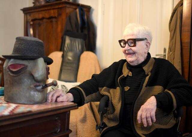Die Wiener Künstlerin Lieselott Beschorner in der Nacht auf Sonntag, 31. März, im Alter von 96 Jahren verstorben. Sie war vor allem für ihre Stoffpuppen bekannt.  | Foto: ROLAND SCHLAGER / APA / picturedesk.com