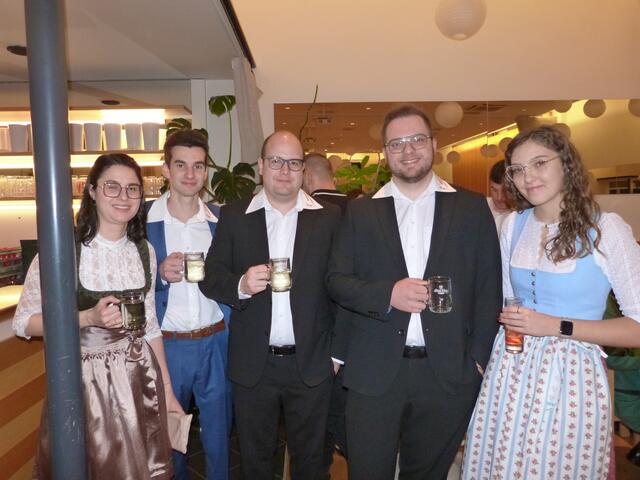 Die Gäste tauschten spannende Gespräche aus und genossen die Ballnacht!