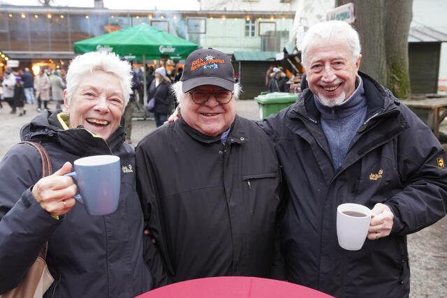 Shari Jandl, Freddy Rüstl und Walter Jandl in guter Stimmung.
