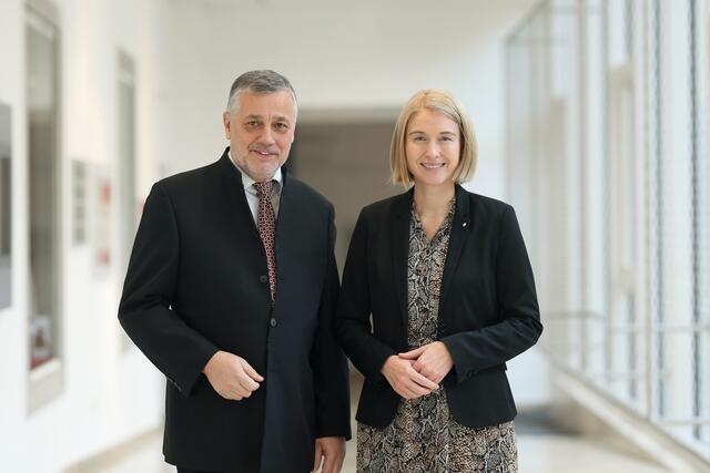 Bildungsdirektor Alfred Klampfer und Bildungsreferentin LH-Stv.in Christine Haberlander (ÖVP). | Foto: Land OÖ/Stinglmayr