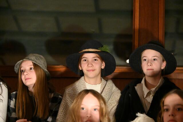 Die Musikklassen zeigten ein mehrteiliges Krippenspiel. 