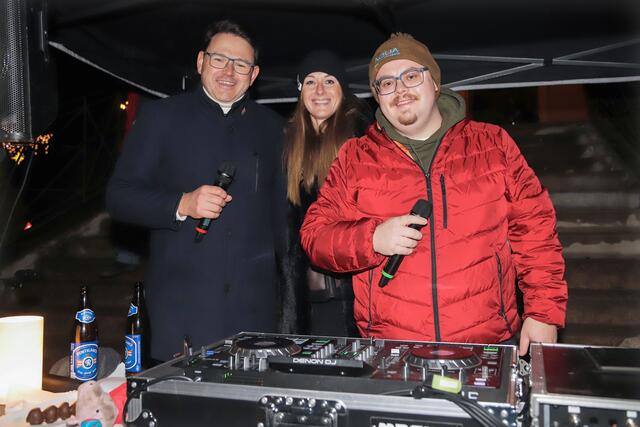 Bürgermeister Franz Nöhrer, Nadine Thosold und DJ Mike | Foto: Iris Bloder