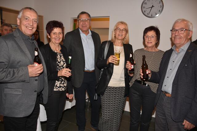 "Jingle Bells – Die unheiligen drei Könige" waren in Waldhausen zu Gast. Veranstalter Kulturverein Waldhausen mit Obfrau Magdalena Eder. | Foto: Robert Zinterhof