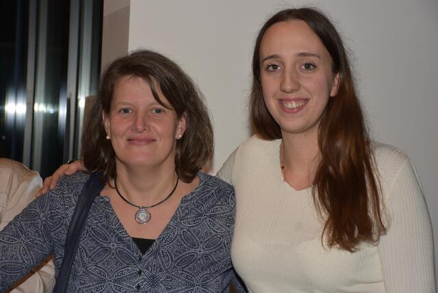 "Jingle Bells – Die unheiligen drei Könige" waren in Waldhausen zu Gast. Veranstalter Kulturverein Waldhausen mit Obfrau Magdalena Eder. | Foto: Robert Zinterhof