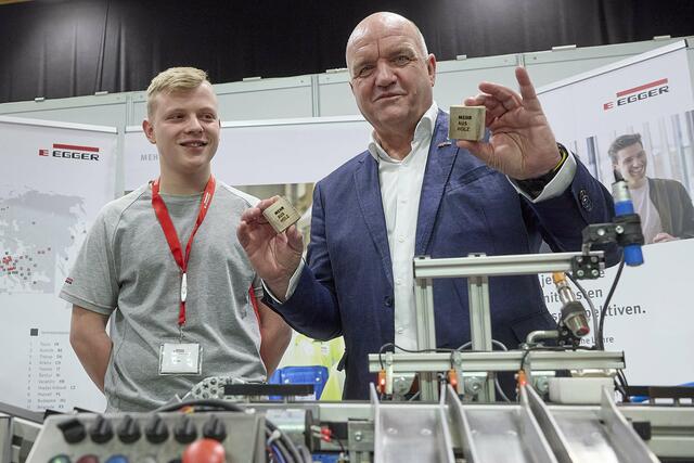 Zahlreiche BesucherInnen tummelten sich beider Messe in St. Pölten. | Foto: Georges Schneider