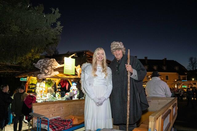 Das Christkind und Knecht Ruprecht ließen sich beim Jagdlichen Advent blicken. | Foto: Ekatarina Paller