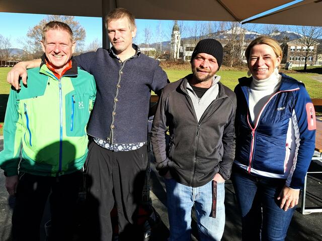 Bürgermeister Thomas Freylinger, Eismeister Severin Schönleitner, Eismeister Franz Palle aus Wagrain und TVB-Chefin Monika Kohlreiter.