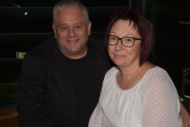 "Jingle Bells – Die unheiligen drei Könige" waren in Waldhausen zu Gast. Veranstalter Kulturverein Waldhausen mit Obfrau Magdalena Eder. | Foto: Robert Zinterhof
