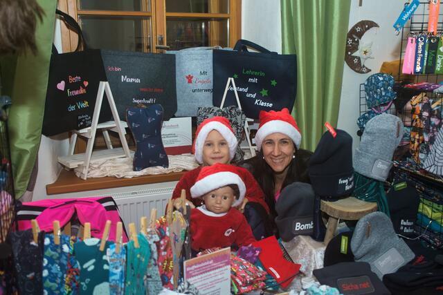 Manuela Hinterreiter mit Laura und Maxi