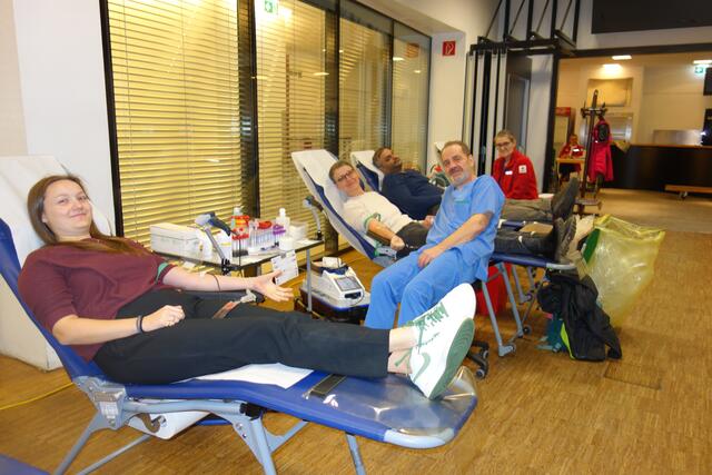 Zahlreiche Menschen folgten dem Aufruf zur Blutspendeaktion in Telfs. | Foto: Rotes Kreuz Telfs