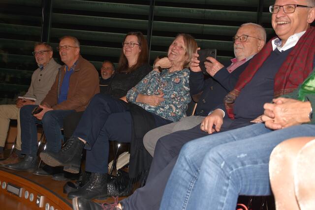 "Jingle Bells – Die unheiligen drei Könige" waren in Waldhausen zu Gast. Veranstalter Kulturverein Waldhausen mit Obfrau Magdalena Eder. | Foto: Robert Zinterhof
