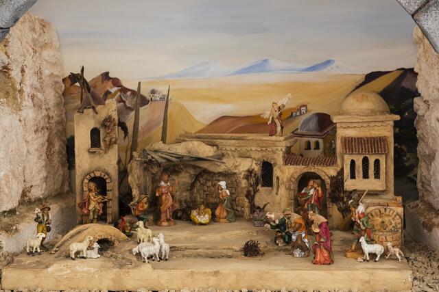 Liebevoll gestaltete Krippen konnten auf dem Markt bestaunt werden  | Foto: Sophia Braun