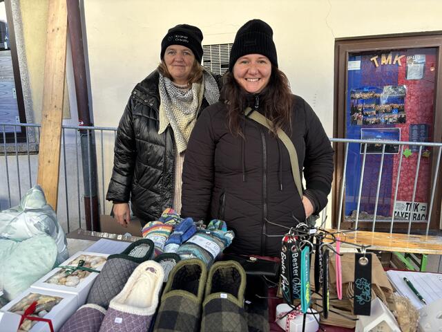 Claudia und Jenny  trotzten der Kälte. | Foto: MeinBezirk