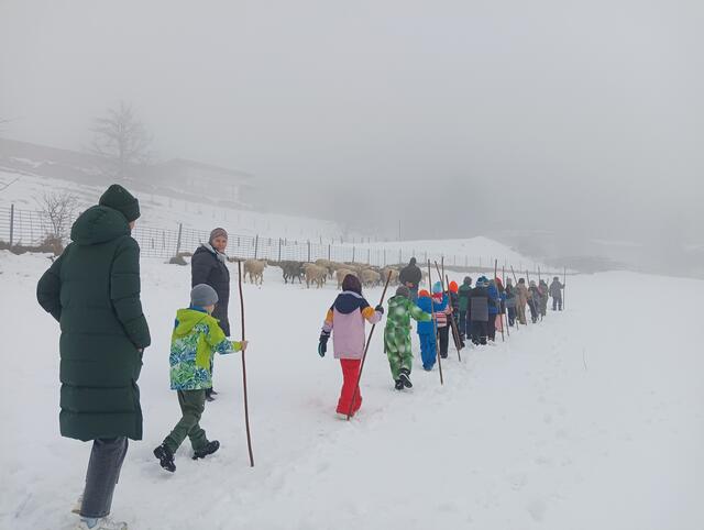 Die angehenden Hirten auf dem Feld bei der Probe 2023. | Foto: Martina Obertimpfler 