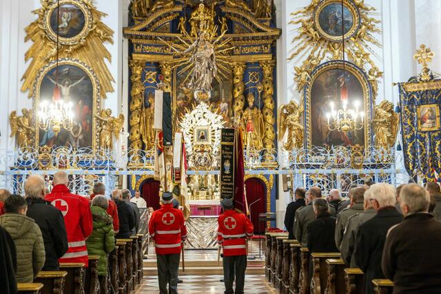 Am 30. November fand in der Wallfahrtsbasilika Maria Plain die 22. Landesverbandsmesse des Roten Kreuzes Salzburg statt. | Foto: Rotes Kreuz Salzburg/wildbild Rohrer